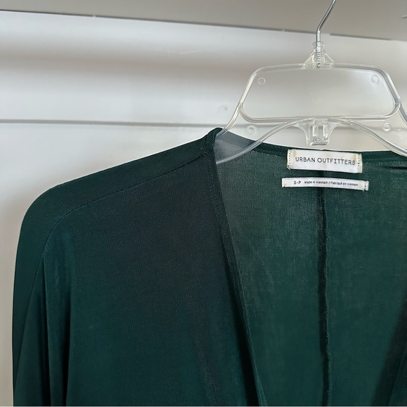 UO green mid sleeve tie up top size small - Picture 3 of 3